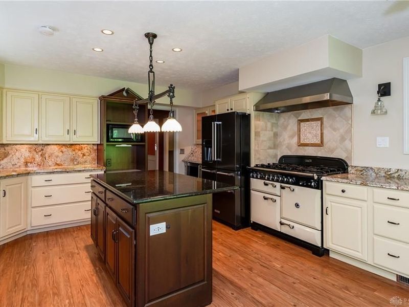 1910 Rustling Oak Court, Washington Township, OH 45459 Photo 17