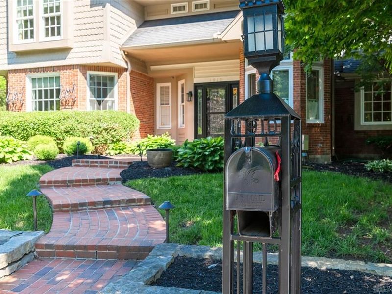 1910 Rustling Oak Court, Washington Township, OH 45459 Photo 5
