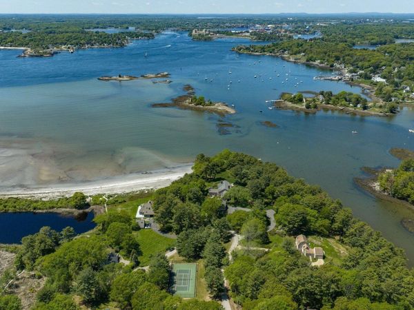 20 Captains Way, Kittery, ME 03905