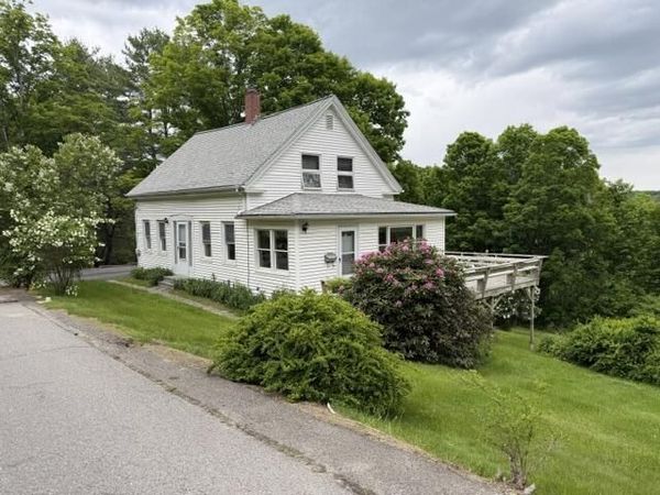 28 Greenville Street , Hallowell, ME 04347