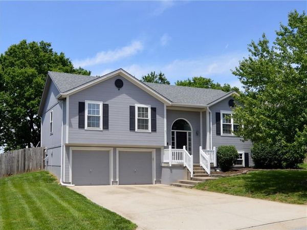 1409 NW NICHOLAS Drive, Grain Valley, MO 64029