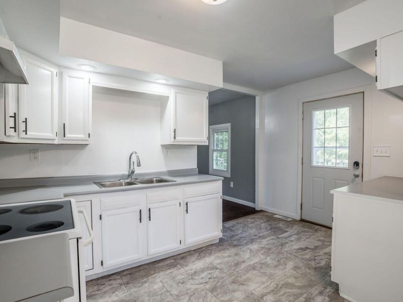 447 Towpath Trail, Piqua, OH 45356 Photo 3