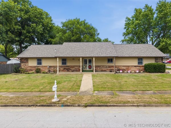 3016 E Knoxville Street, Broken Arrow, OK 74014