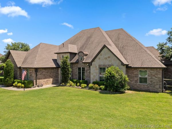 5100 E Hickory Bluff Drive, Claremore, OK 74019