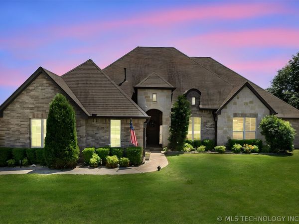 5100 E Hickory Bluff Drive, Claremore, OK 74019