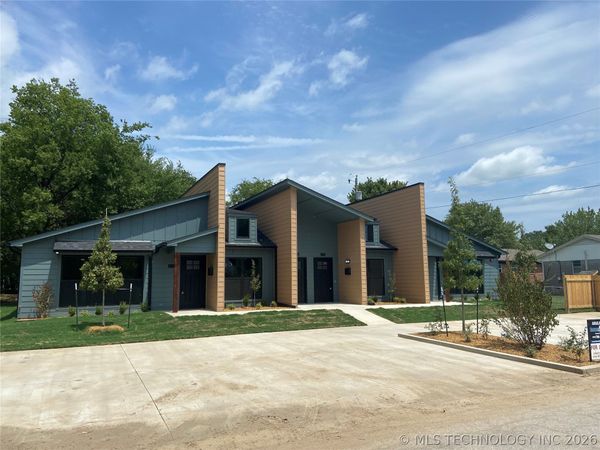 207 E 3rd Street N, Unit D, Owasso, OK 74055