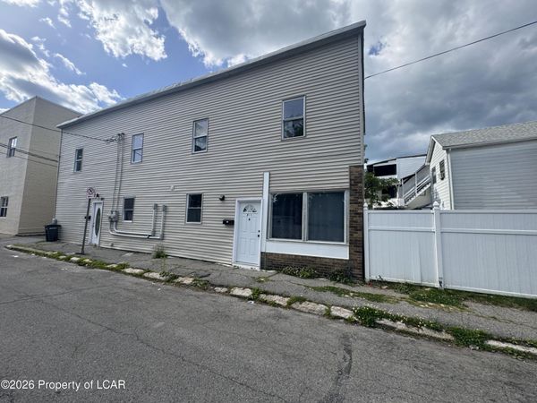 811 Luzerne Street, Freeland, PA 18224