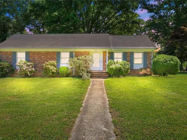401 White Oaks Drive, Salisbury, NC 28147