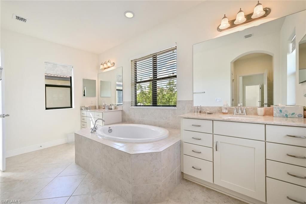 1326 Kendari Ter, Naples, FL 34113 Photo