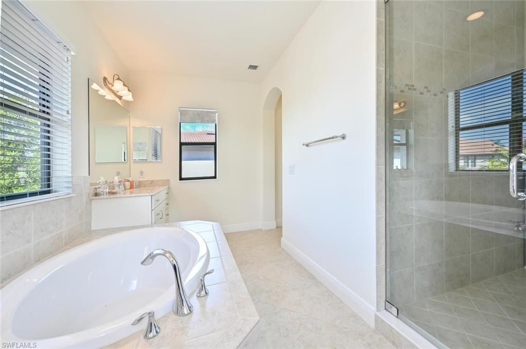 1326 Kendari Ter, Naples, FL 34113 Photo