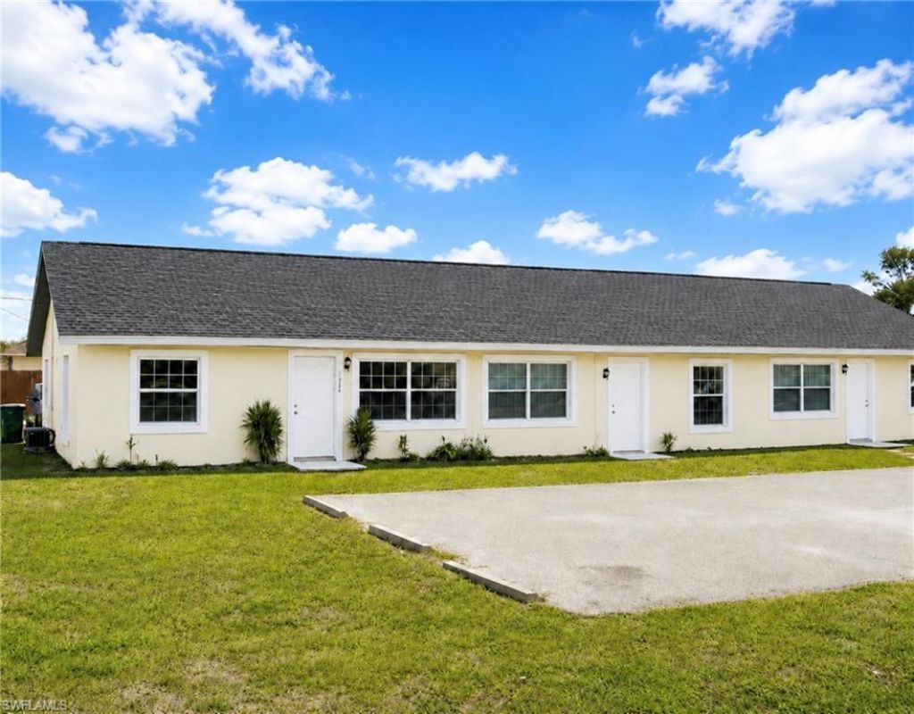 2642 Santa Barbara Blvd, Naples, FL 34116 Photo