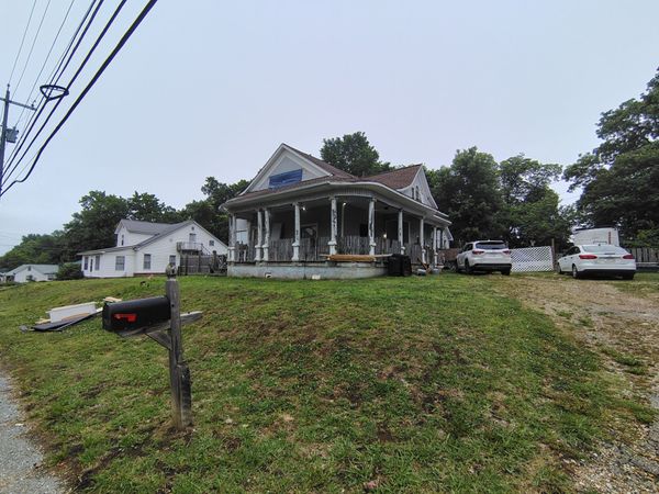 112 N Grayson St , Newbern, TN 38059