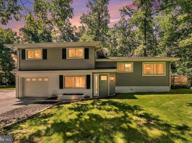 30 HALLECK DRIVE, EAST BERLIN, PA 17316