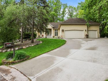 1711 Little Crow Drive, South Saint Paul, MN 55075