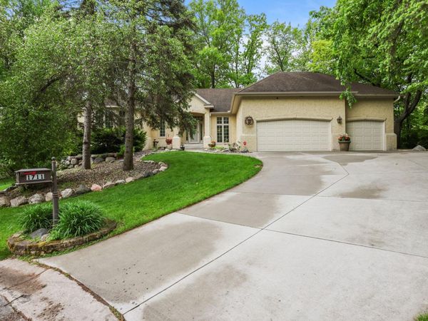 1711 Little Crow Drive , South Saint Paul, MN 55075