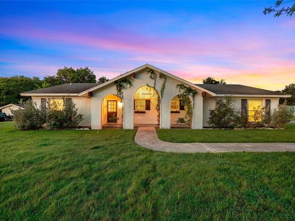 212 N Old Temple Road, Hewitt, TX 76643