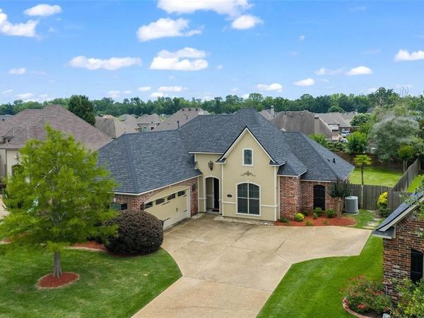 407 Carnaby Court, Bossier City, LA 71111