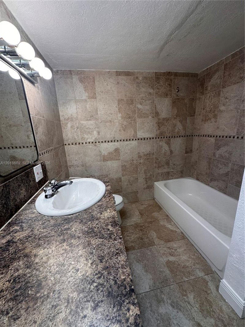 6713 N Kendall Dr , Unit 611, Pinecrest, FL 33156 Photo