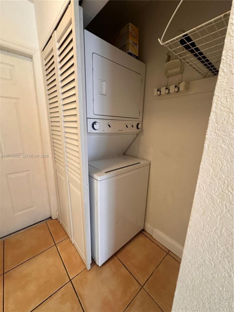 6713 N Kendall Dr , Unit 611, Pinecrest, FL 33156 Photo