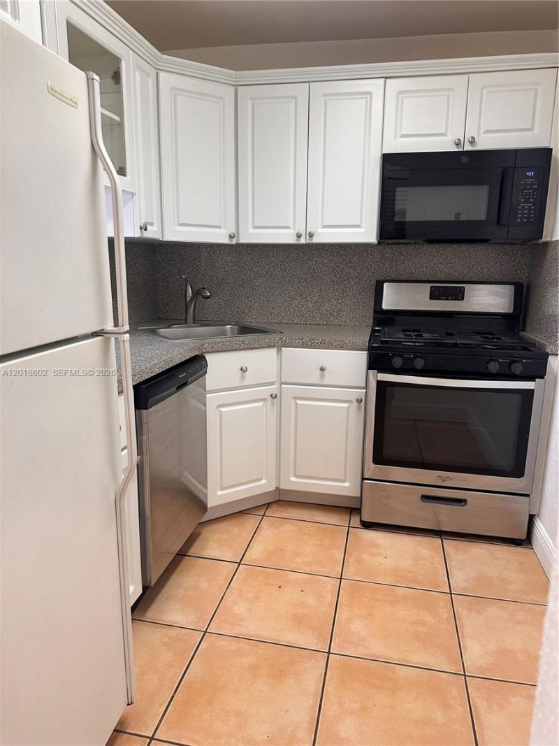 6713 N Kendall Dr , Unit 611, Pinecrest, FL 33156 Photo