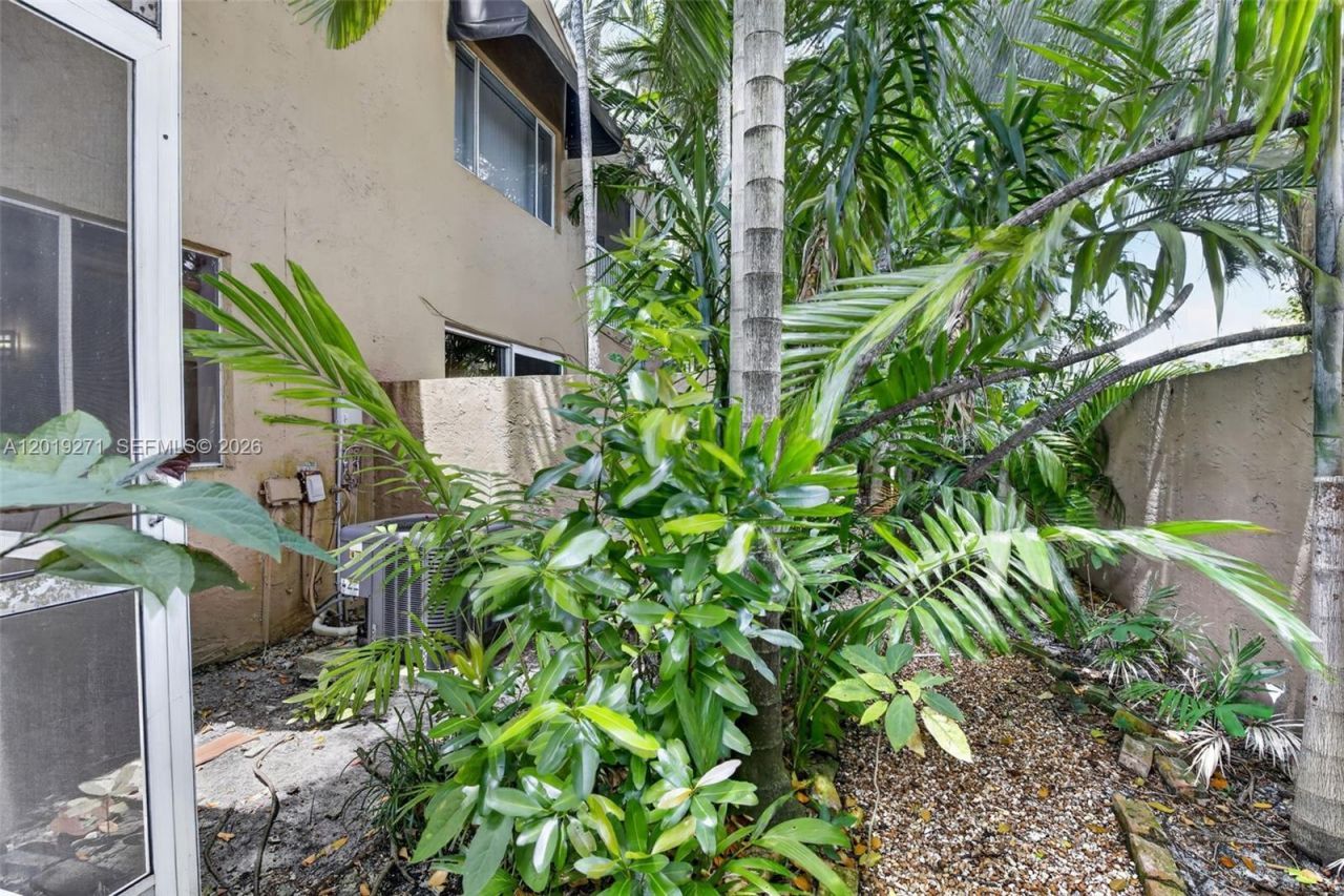 7957 NW 7th Ct , Plantation, FL 33324 Photo