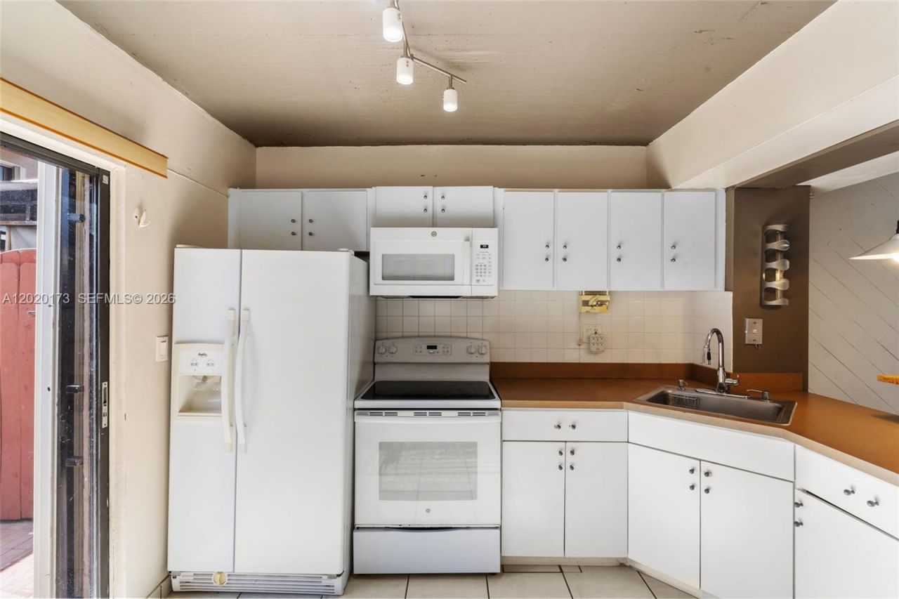 1911 SW 107th Ave , Unit 1009, Miami, FL 33165 Photo
