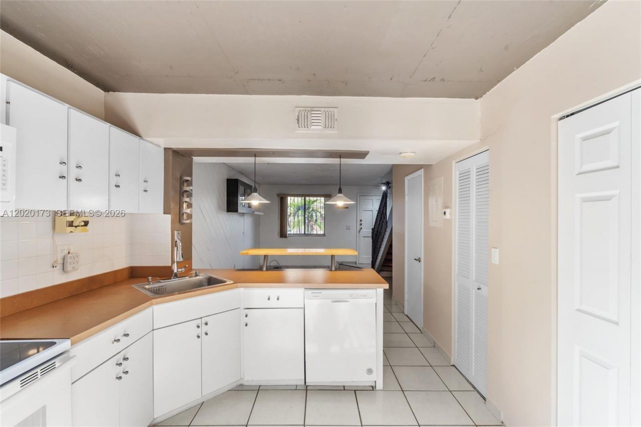 1911 SW 107th Ave , Unit 1009, Miami, FL 33165 Photo