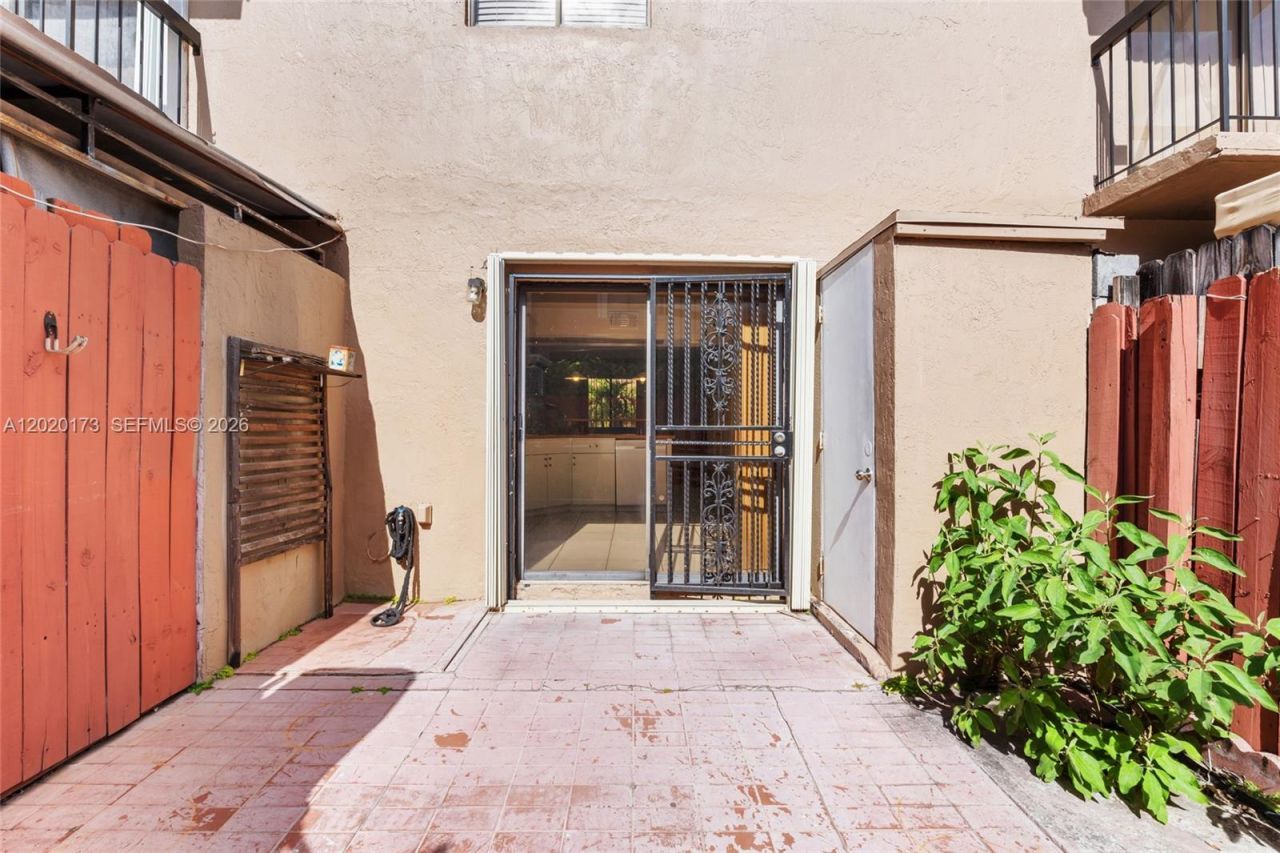 1911 SW 107th Ave , Unit 1009, Miami, FL 33165 Photo