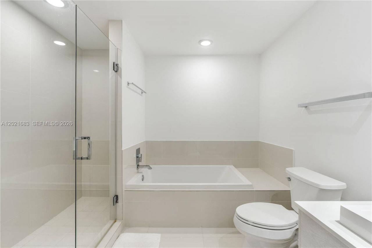 55 SW 9th St , Unit 4001, Miami, FL 33130 Photo