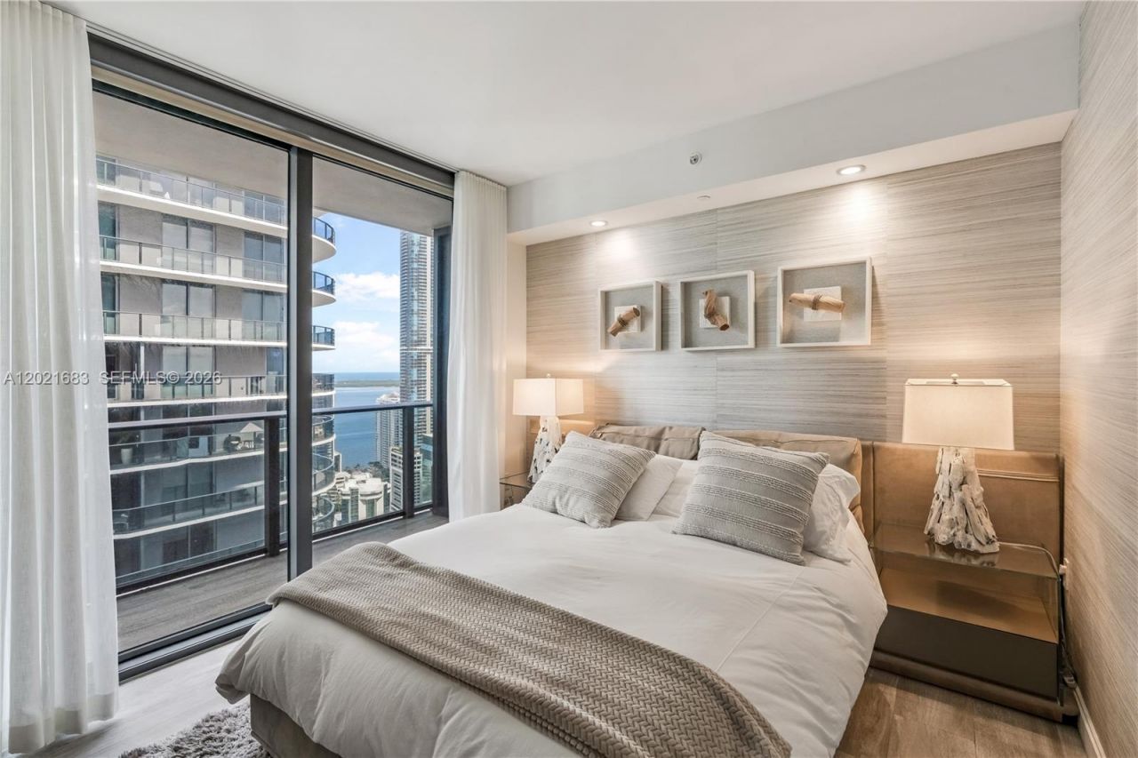 55 SW 9th St , Unit 4001, Miami, FL 33130 Photo
