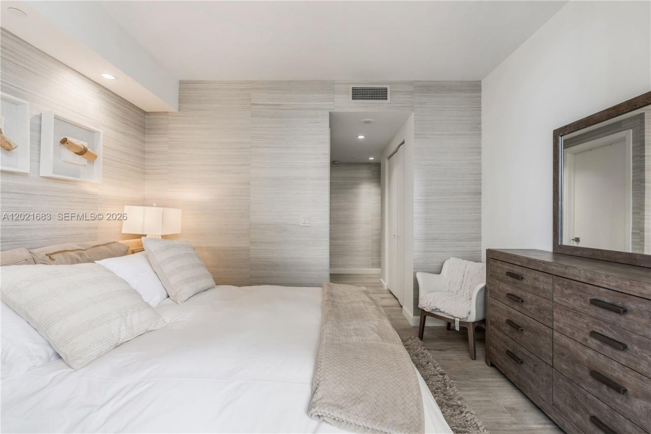 55 SW 9th St , Unit 4001, Miami, FL 33130 Photo