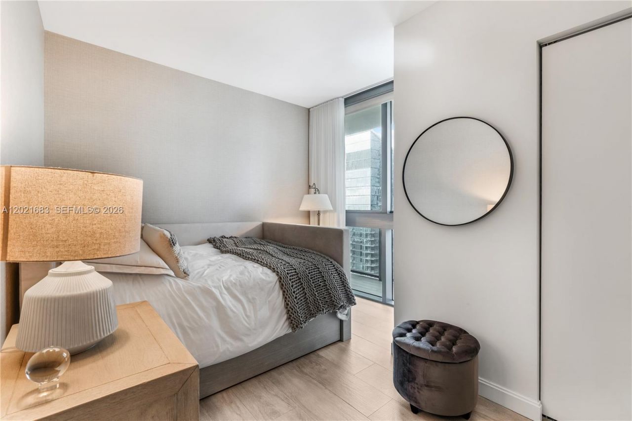 55 SW 9th St , Unit 4001, Miami, FL 33130 Photo