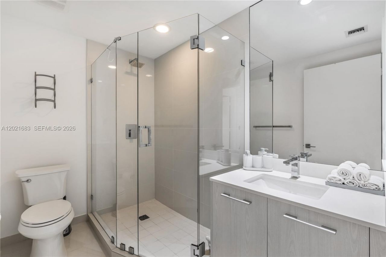 55 SW 9th St , Unit 4001, Miami, FL 33130 Photo