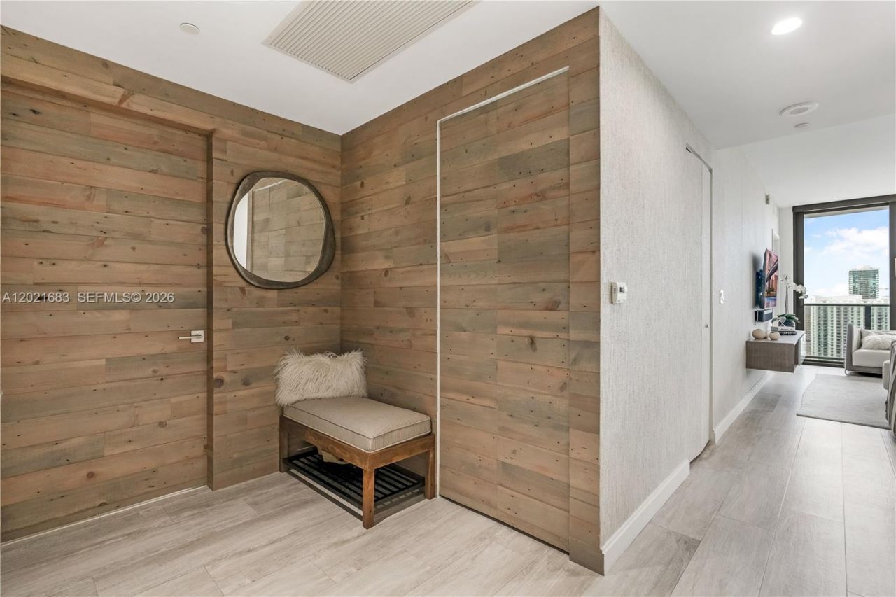 55 SW 9th St , Unit 4001, Miami, FL 33130 Photo