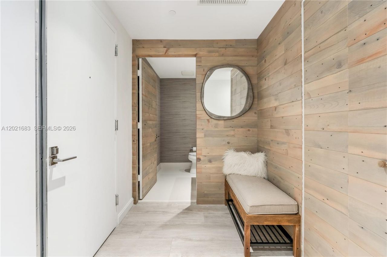 55 SW 9th St , Unit 4001, Miami, FL 33130 Photo