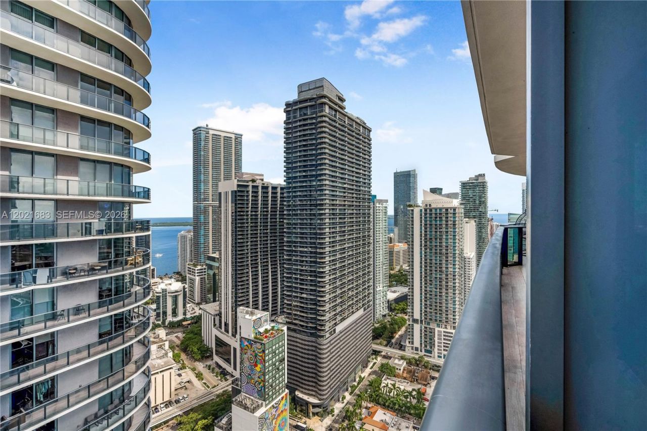 55 SW 9th St , Unit 4001, Miami, FL 33130 Photo