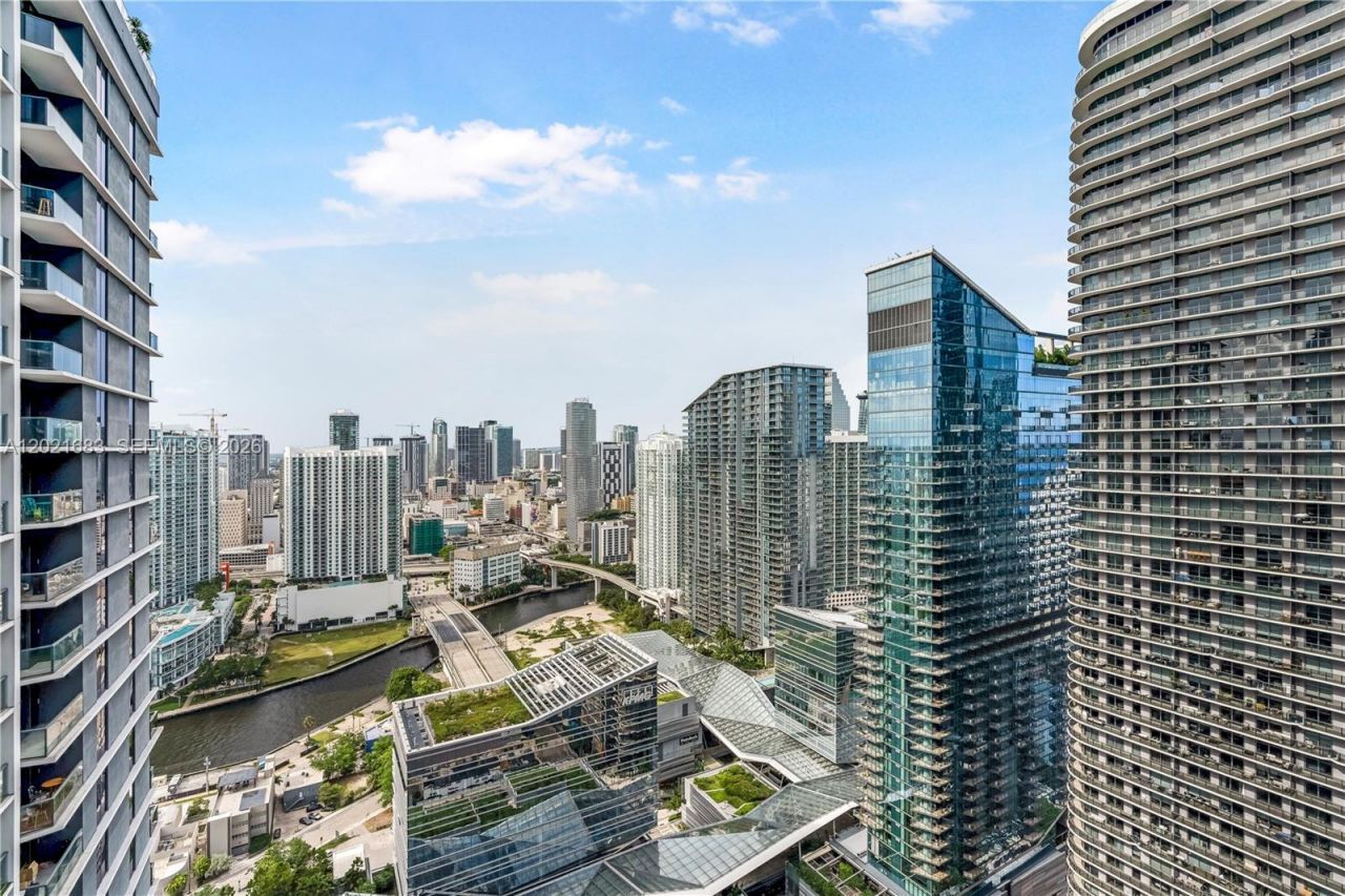 55 SW 9th St , Unit 4001, Miami, FL 33130 Photo