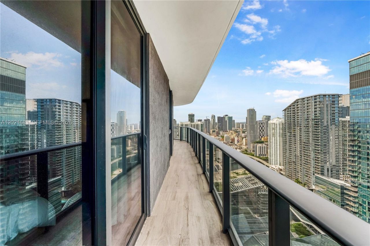 55 SW 9th St , Unit 4001, Miami, FL 33130 Photo