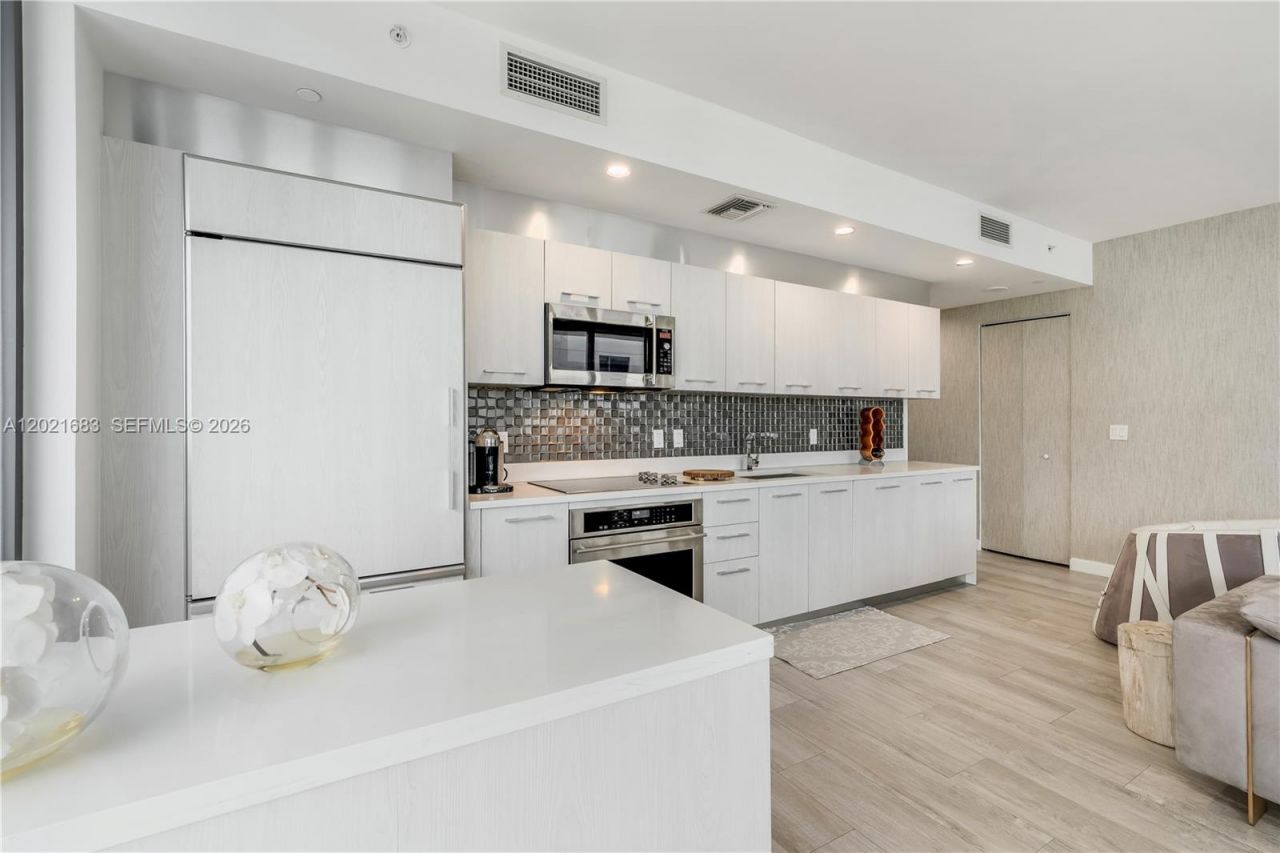 55 SW 9th St , Unit 4001, Miami, FL 33130 Photo