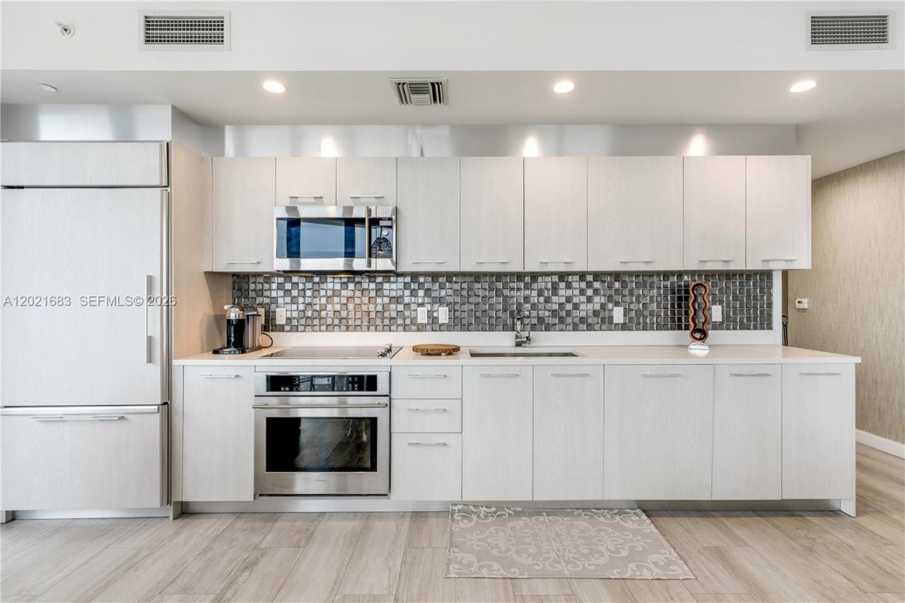 55 SW 9th St , Unit 4001, Miami, FL 33130 Photo