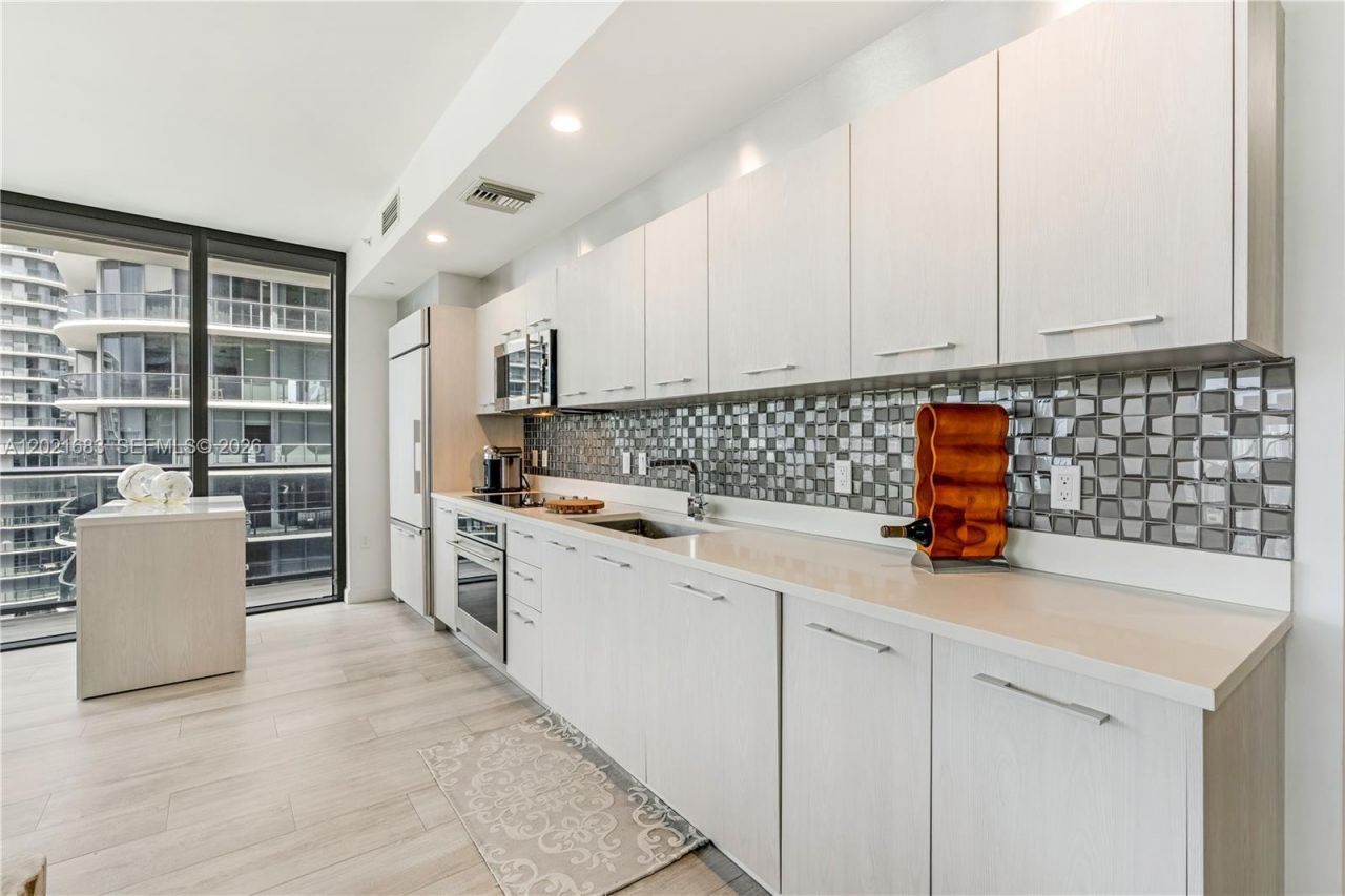 55 SW 9th St , Unit 4001, Miami, FL 33130 Photo