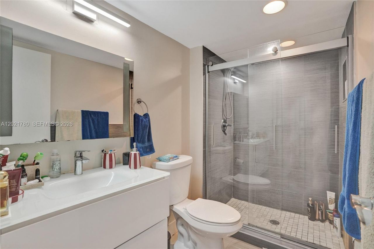 20335 W Country Club Dr , Unit 809, Aventura, FL 33180 Photo