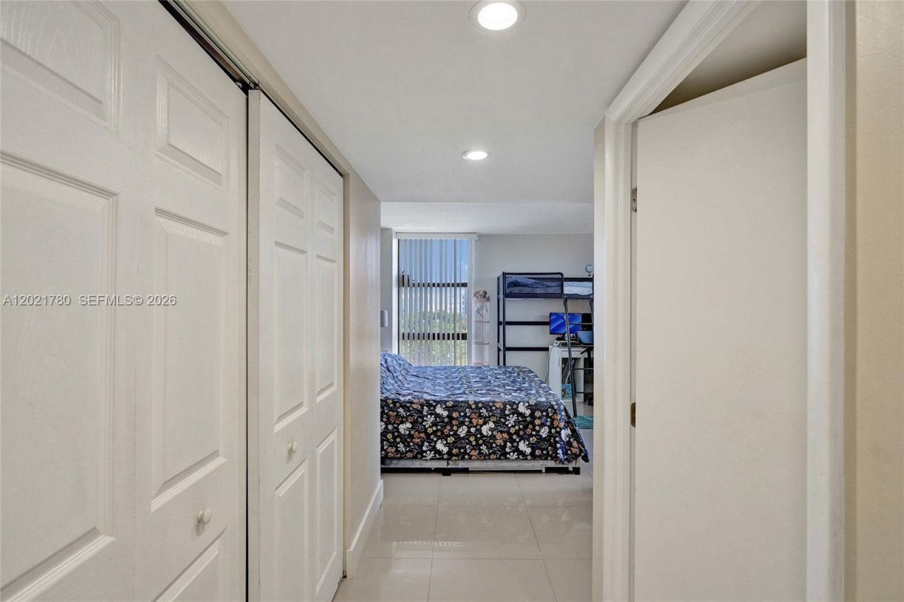 20335 W Country Club Dr , Unit 809, Aventura, FL 33180 Photo