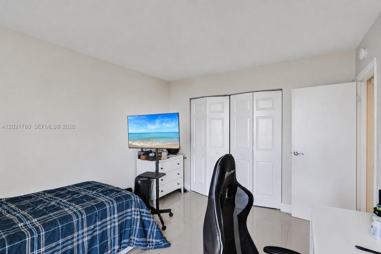 20335 W Country Club Dr , Unit 809, Aventura, FL 33180 Photo