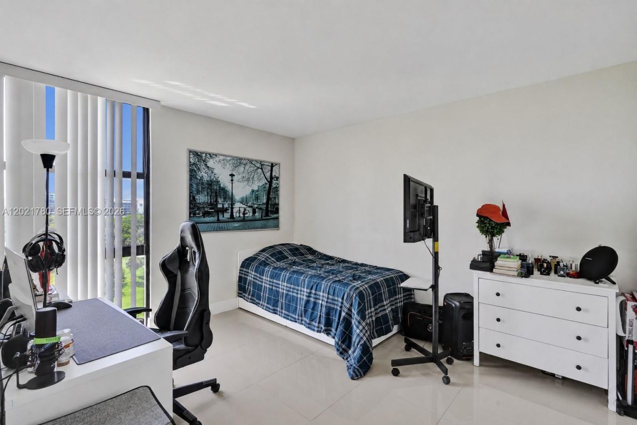 20335 W Country Club Dr , Unit 809, Aventura, FL 33180 Photo
