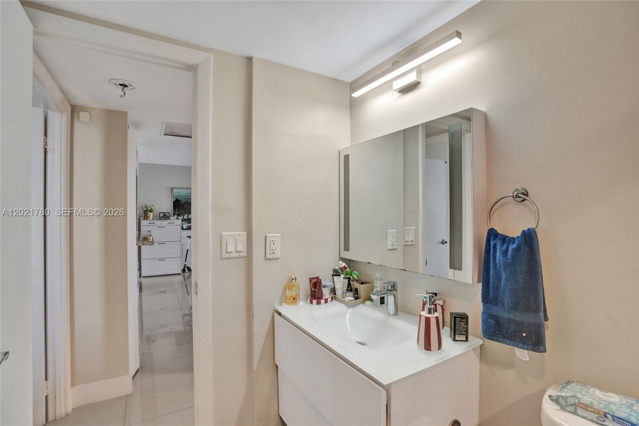 20335 W Country Club Dr , Unit 809, Aventura, FL 33180 Photo