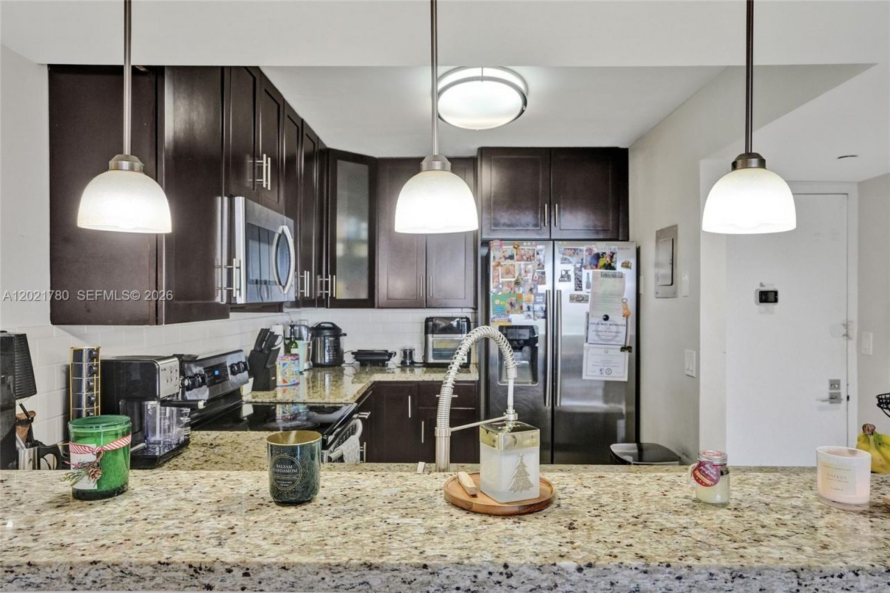 20335 W Country Club Dr , Unit 809, Aventura, FL 33180 Photo
