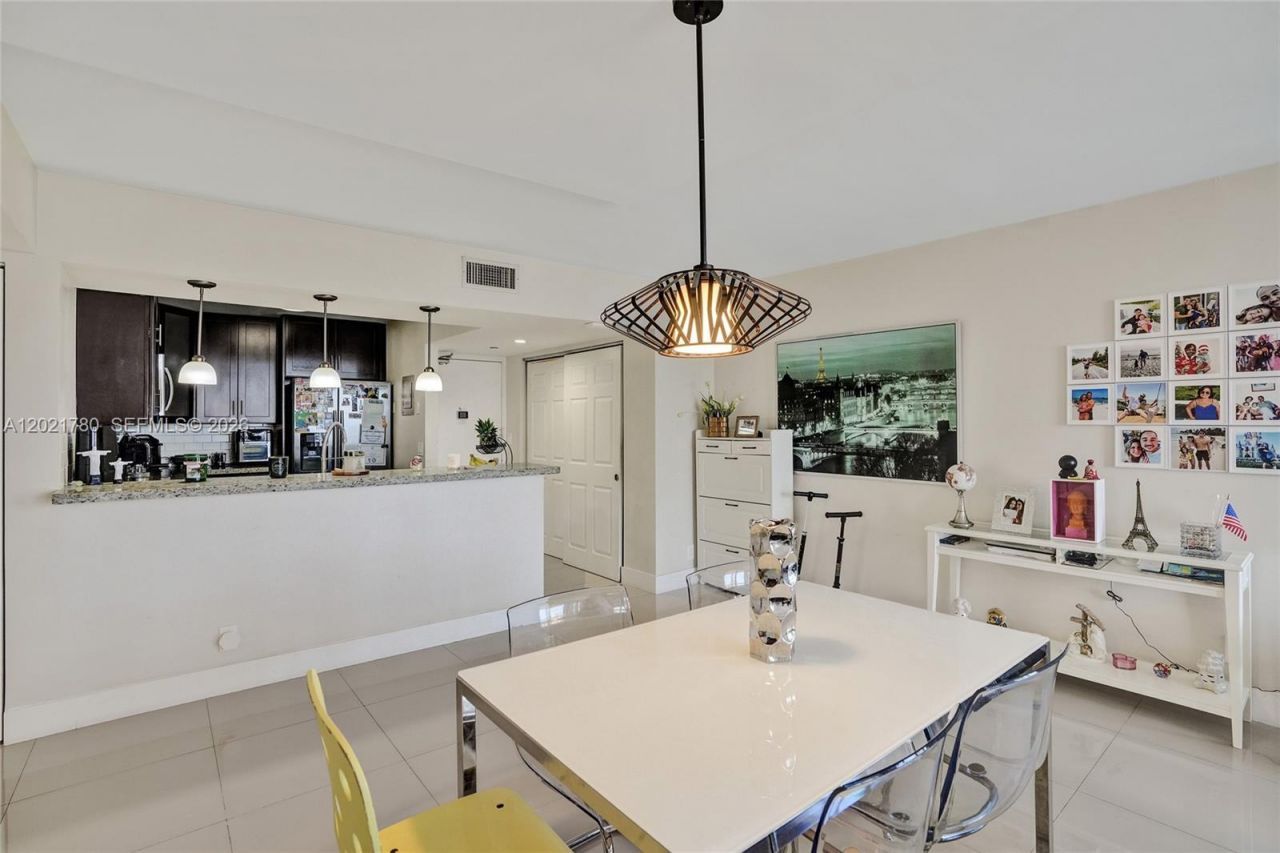 20335 W Country Club Dr , Unit 809, Aventura, FL 33180 Photo