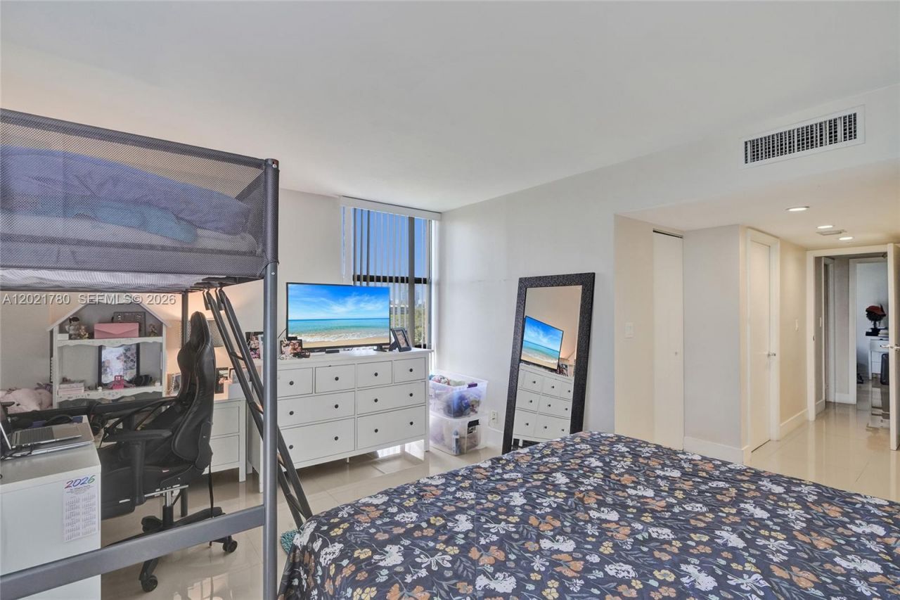 20335 W Country Club Dr , Unit 809, Aventura, FL 33180 Photo