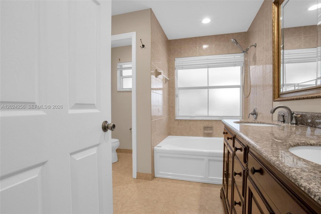 13964 N Cypress Cove Cir , Davie, FL 33325 Photo